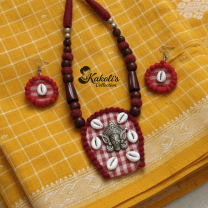 Devi Shankh Cowrie Necklace & Earrings Set