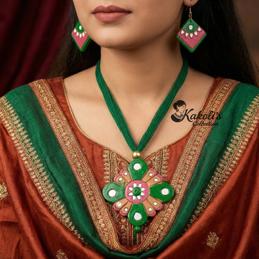 Frill Bloom Terracotta Necklace & Earrings Set