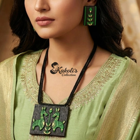 Folk Mare Terracotta Necklace & Earrings Set